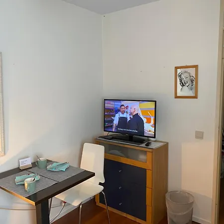 In Проживание в семье