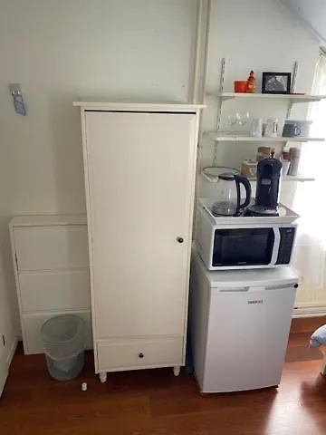 In Δωμάτια σε οικογενειακή κατοικία